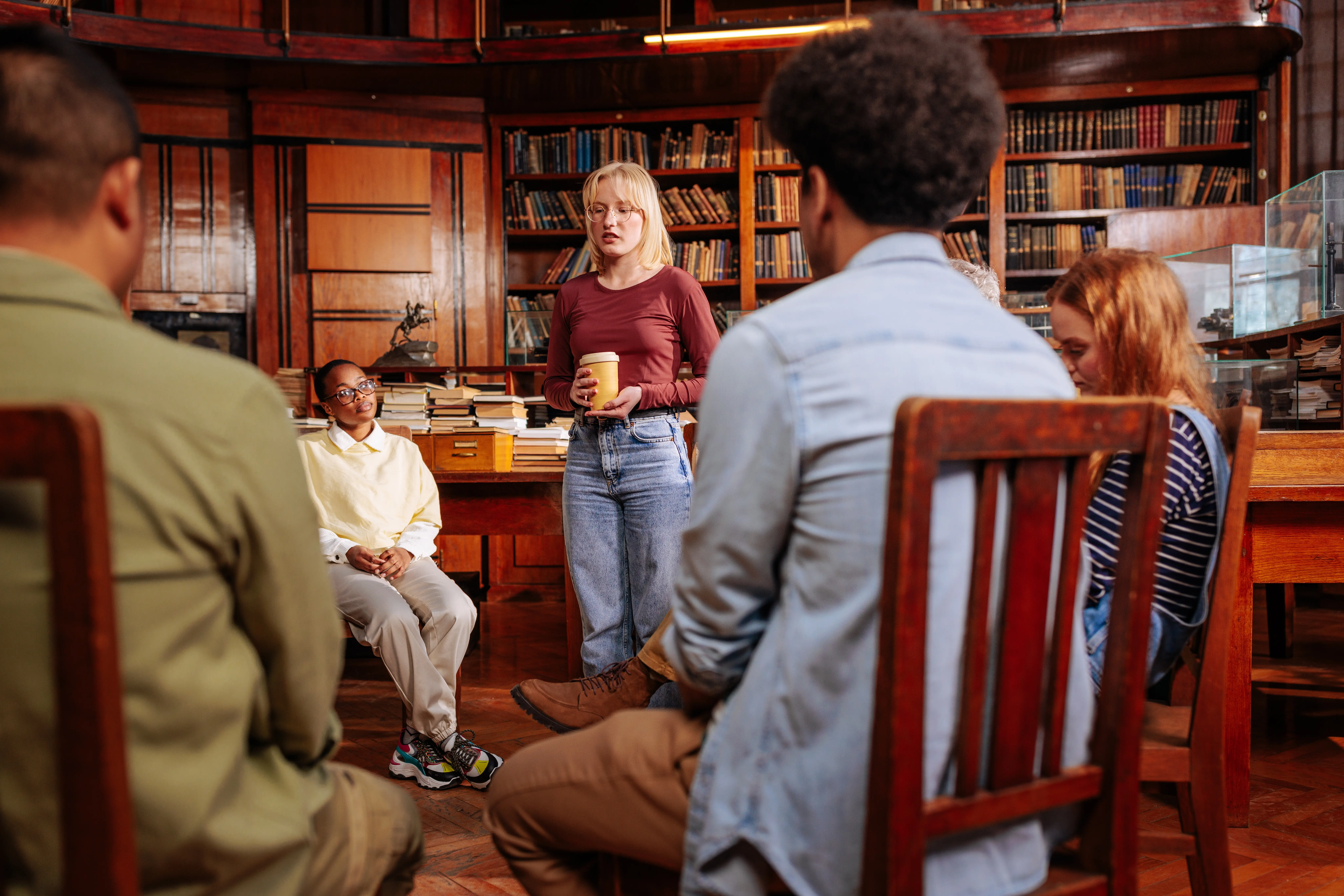 Individuals engaging in peer support